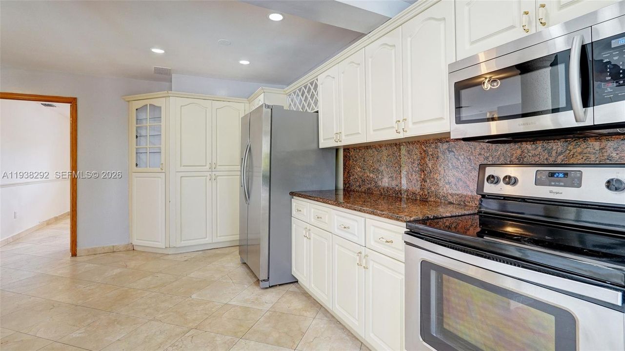 В аренду: $4,095 (3 спален, 3 ванн, 2192 Квадратных фут)