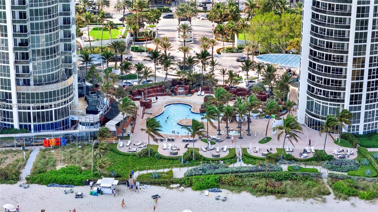 待售: $1,100,000 (2 贝兹, 2 浴室, 1289 平方英尺)