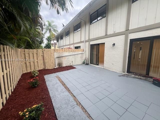 For Rent: $2,600 (3 beds, 2 baths, 1325 Square Feet)