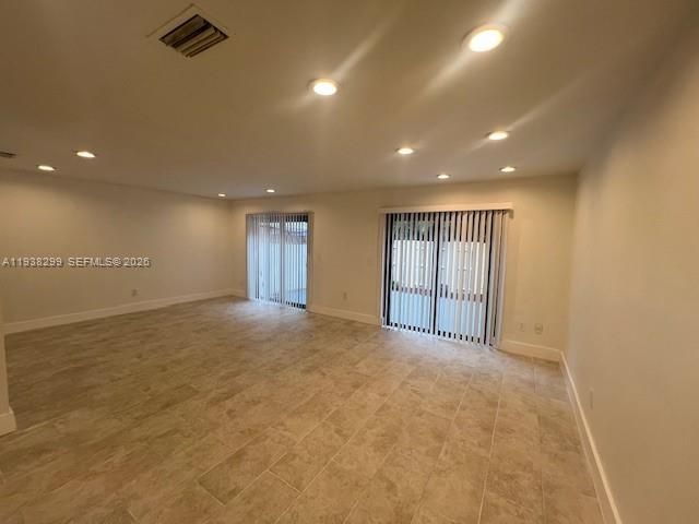 For Rent: $2,600 (3 beds, 2 baths, 1325 Square Feet)