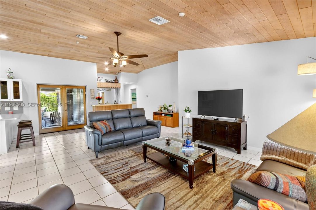 待售: $1,375,000 (5 贝兹, 4 浴室, 3045 平方英尺)