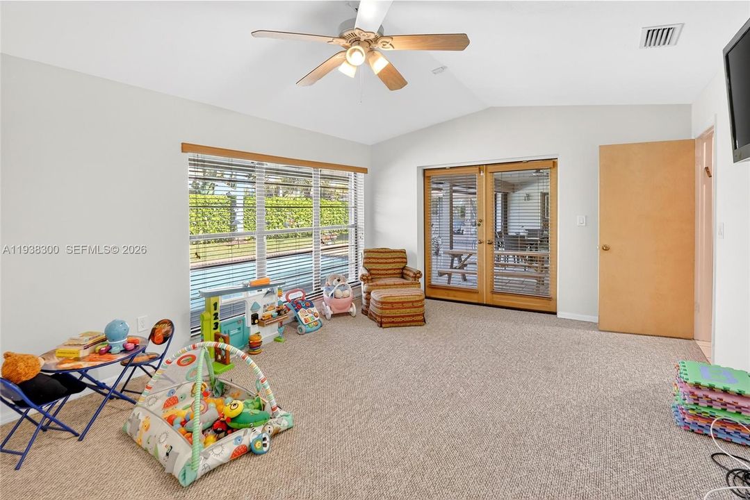 待售: $1,375,000 (5 贝兹, 4 浴室, 3045 平方英尺)