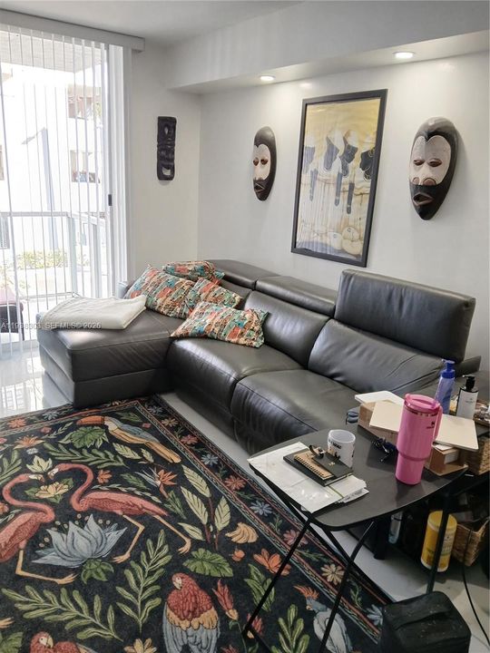 En Renta: $2,400 (2 camas, 1 baños, 1023 Pies cuadrados)