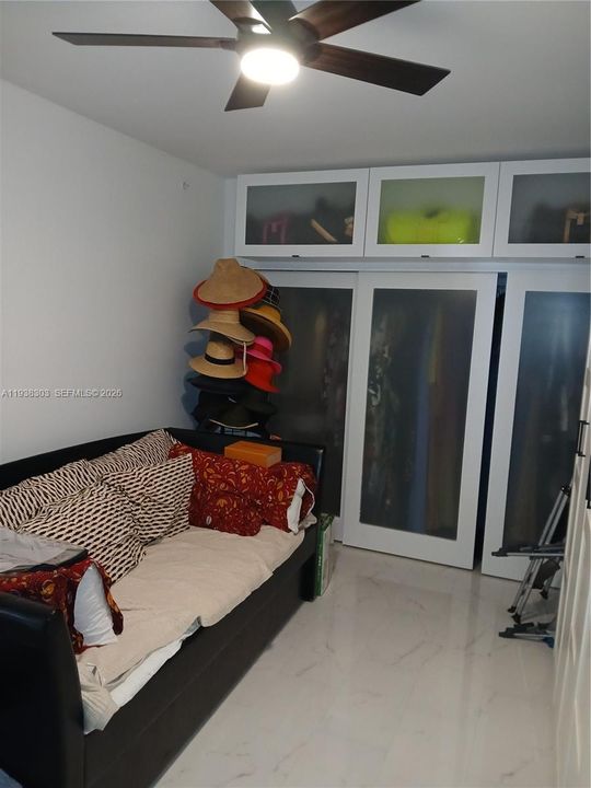 En Renta: $2,400 (2 camas, 1 baños, 1023 Pies cuadrados)