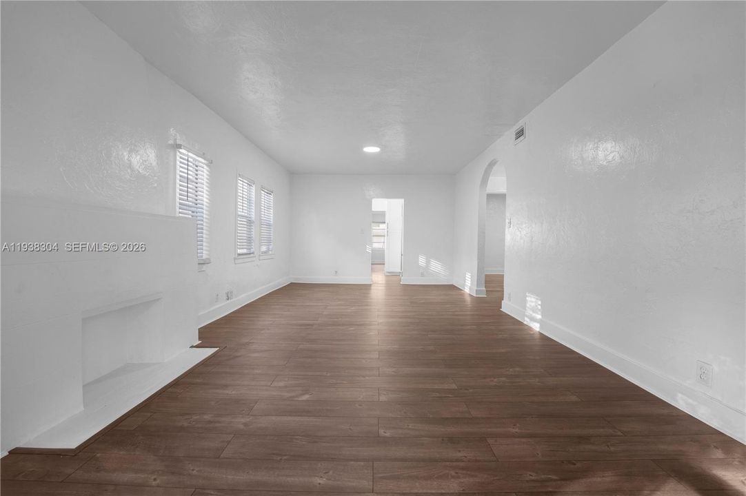 出租: $3,800 (3 贝兹, 2 浴室, 1435 平方英尺)