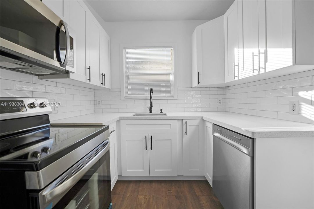 出租: $3,800 (3 贝兹, 2 浴室, 1435 平方英尺)