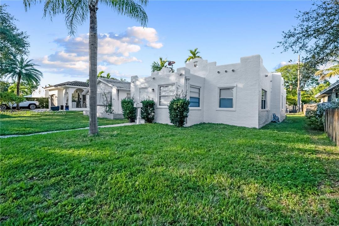 出租: $3,800 (3 贝兹, 2 浴室, 1435 平方英尺)