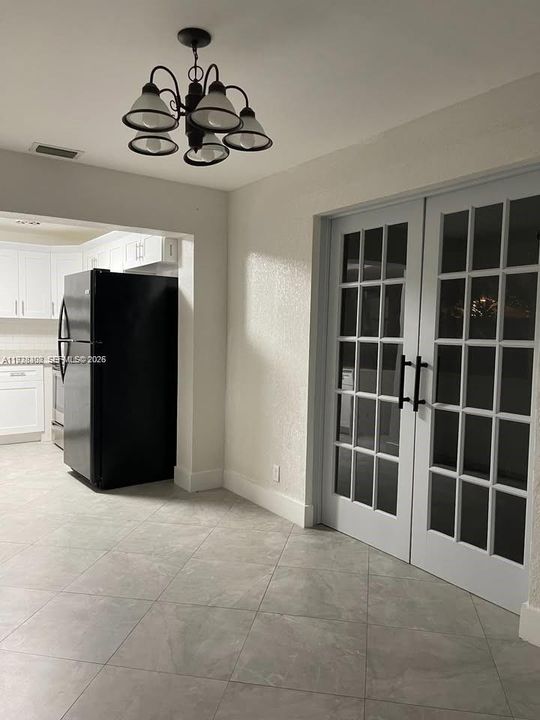 待售: $399,000 (3 贝兹, 1 浴室, 1403 平方英尺)