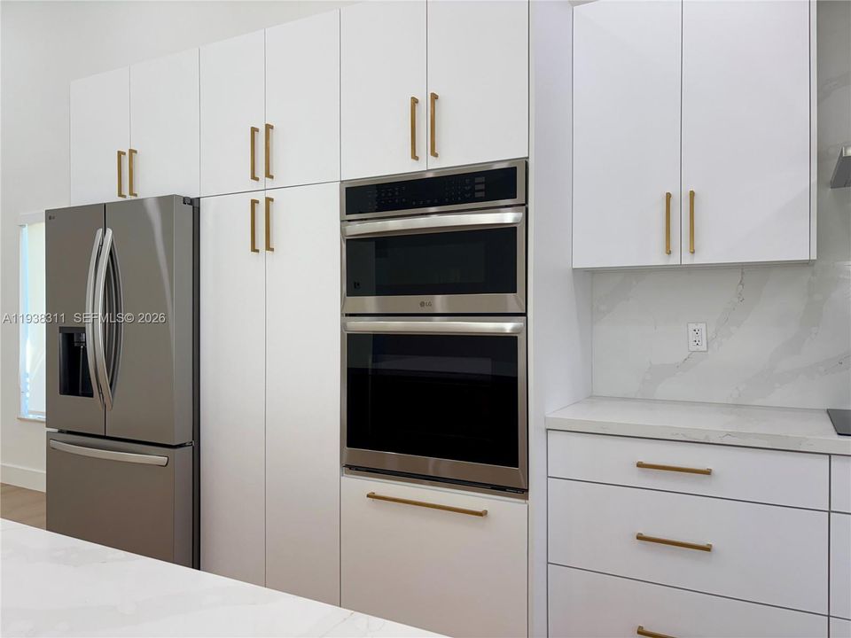 В аренду: $4,300 (4 спален, 2 ванн, 2051 Квадратных фут)