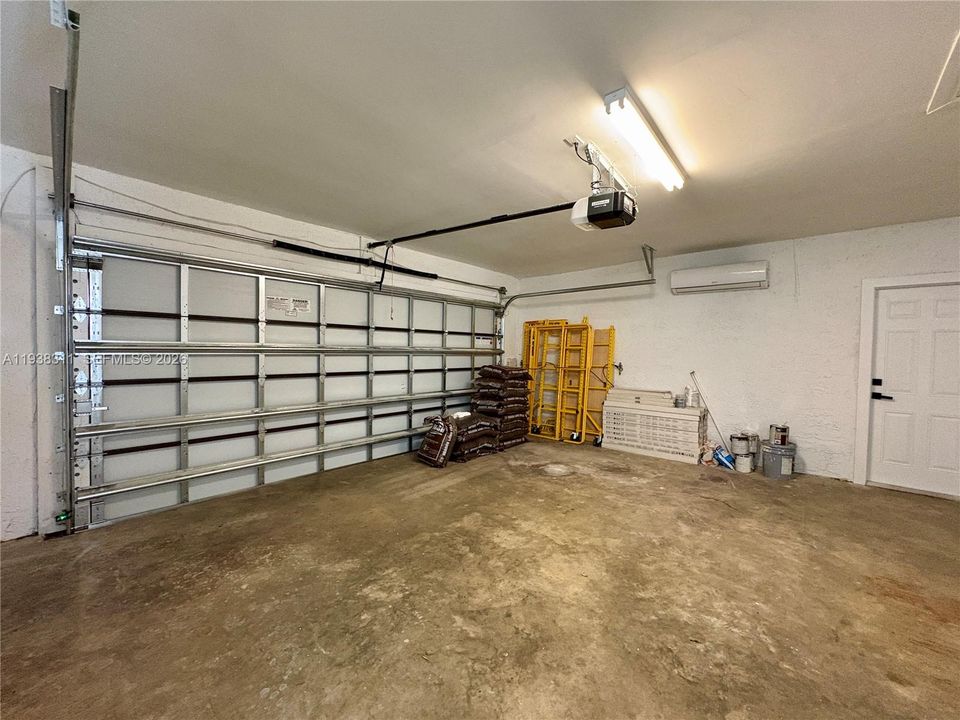 В аренду: $4,300 (4 спален, 2 ванн, 2051 Квадратных фут)