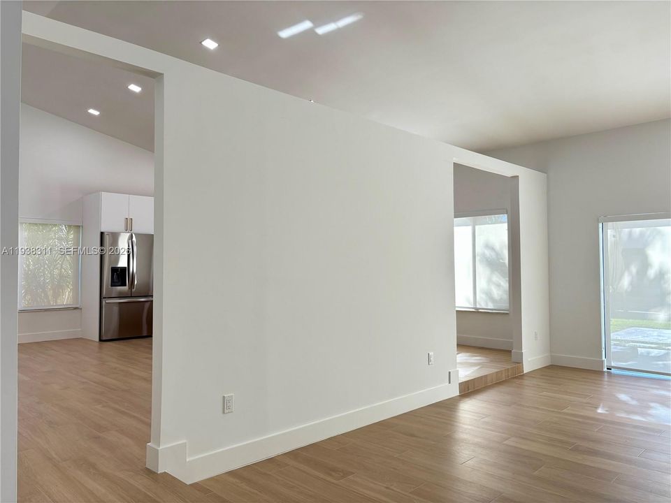 В аренду: $4,300 (4 спален, 2 ванн, 2051 Квадратных фут)