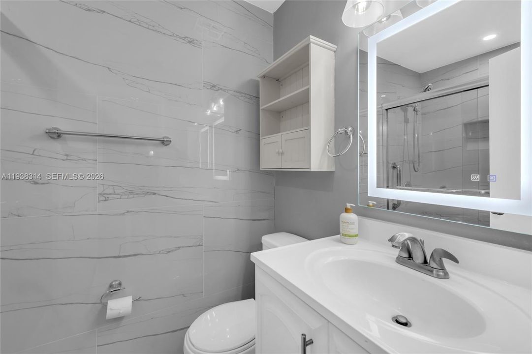 待售: $464,000 (2 贝兹, 2 浴室, 1095 平方英尺)