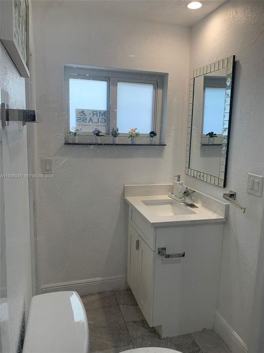 待售: $625,000 (4 贝兹, 2 浴室, 1976 平方英尺)