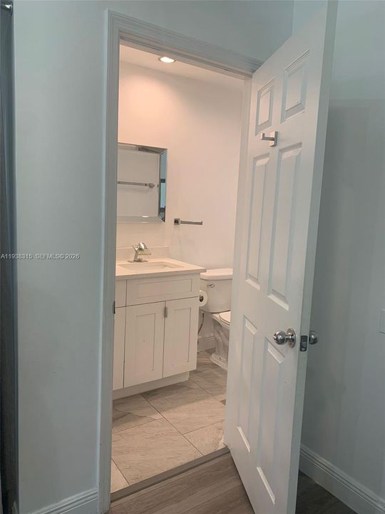 待售: $625,000 (4 贝兹, 2 浴室, 1976 平方英尺)