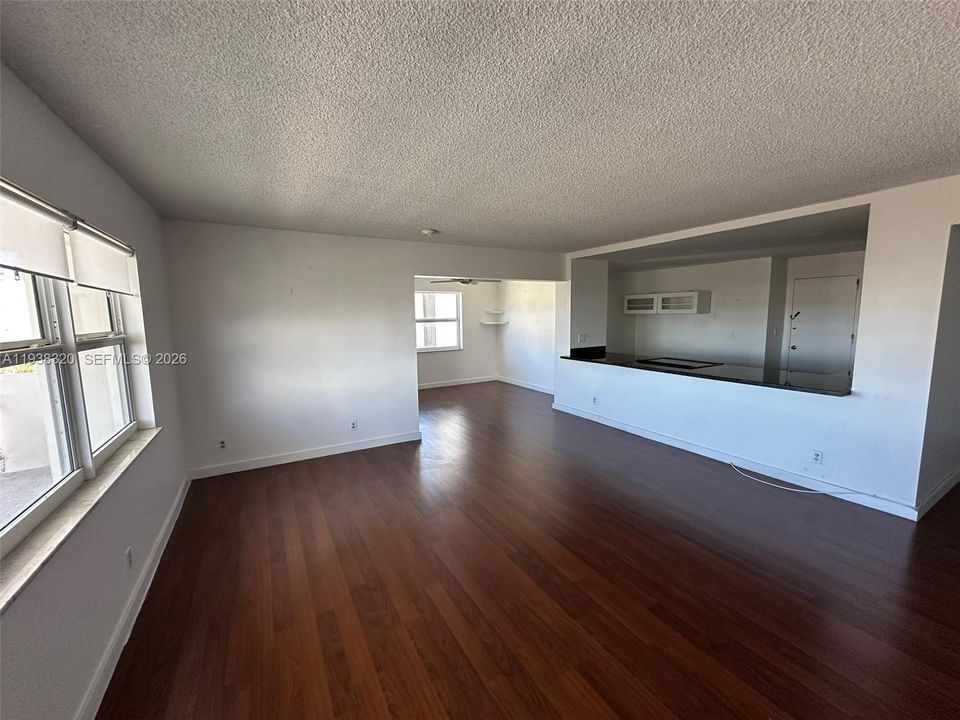 For Rent: $2,390 (2 beds, 2 baths, 1500 Square Feet)