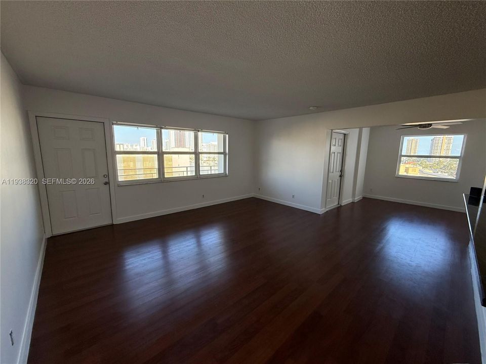 For Rent: $2,390 (2 beds, 2 baths, 1500 Square Feet)