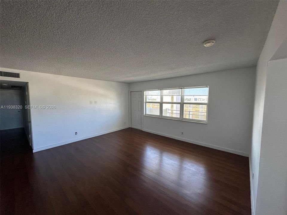 For Rent: $2,390 (2 beds, 2 baths, 1500 Square Feet)