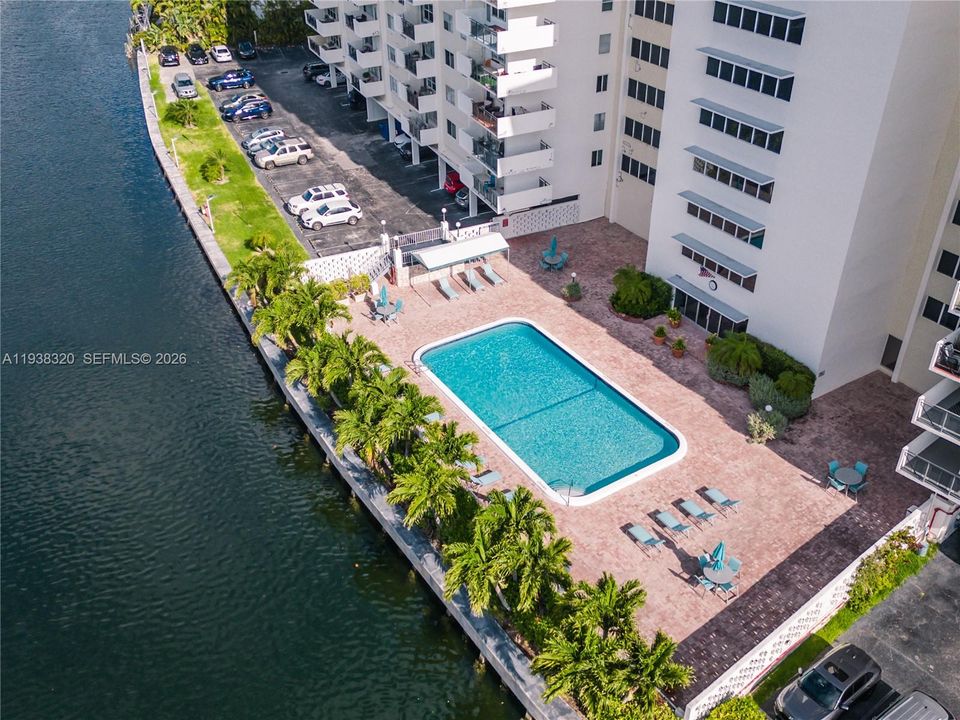 For Rent: $2,390 (2 beds, 2 baths, 1500 Square Feet)