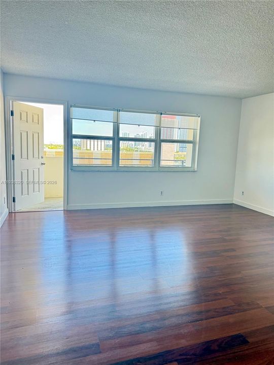 For Rent: $2,390 (2 beds, 2 baths, 1500 Square Feet)