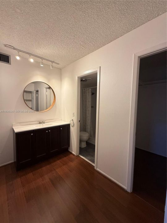 For Rent: $2,390 (2 beds, 2 baths, 1500 Square Feet)