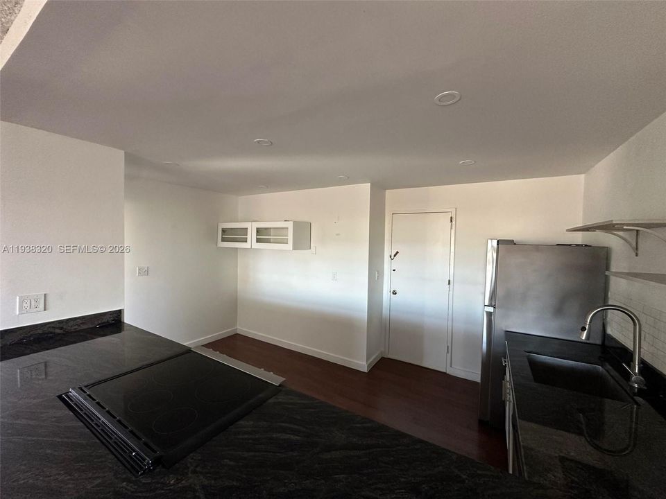 For Rent: $2,390 (2 beds, 2 baths, 1500 Square Feet)