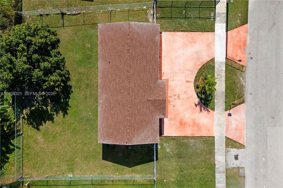 待售: $580,000 (4 贝兹, 2 浴室, 1200 平方英尺)