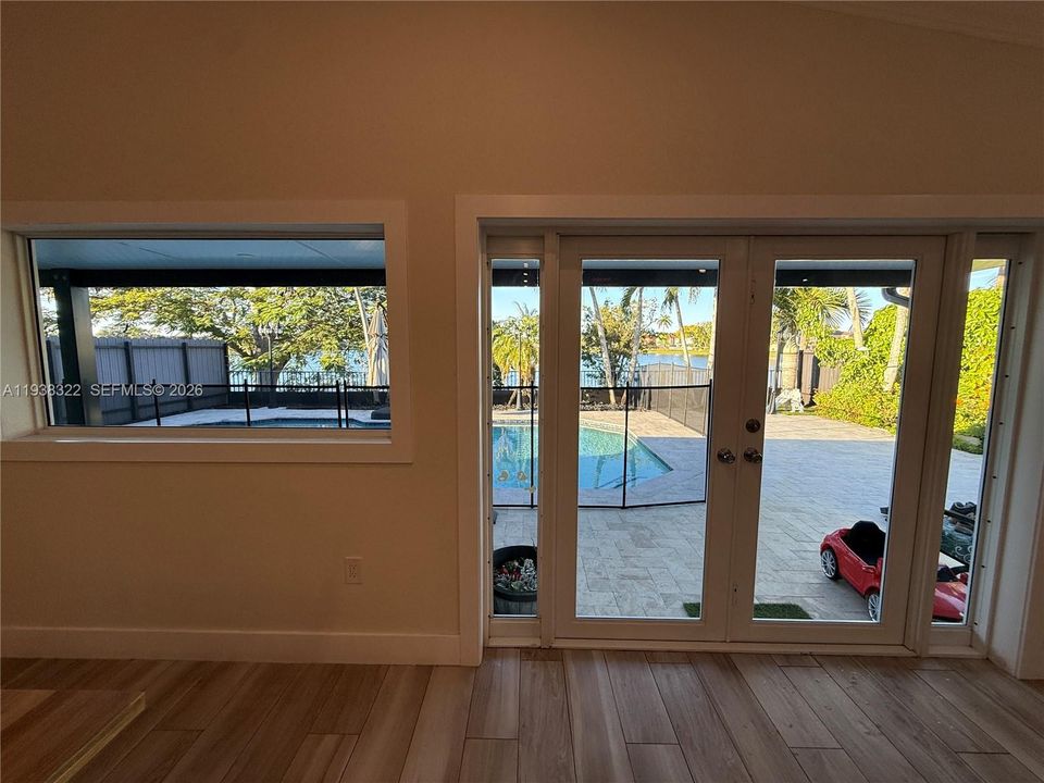 En Venta: $749,000 (3 camas, 2 baños, 1654 Pies cuadrados)