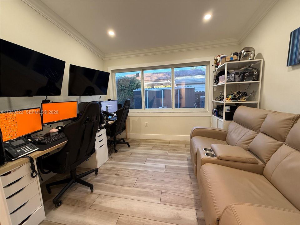 En Venta: $749,000 (3 camas, 2 baños, 1654 Pies cuadrados)