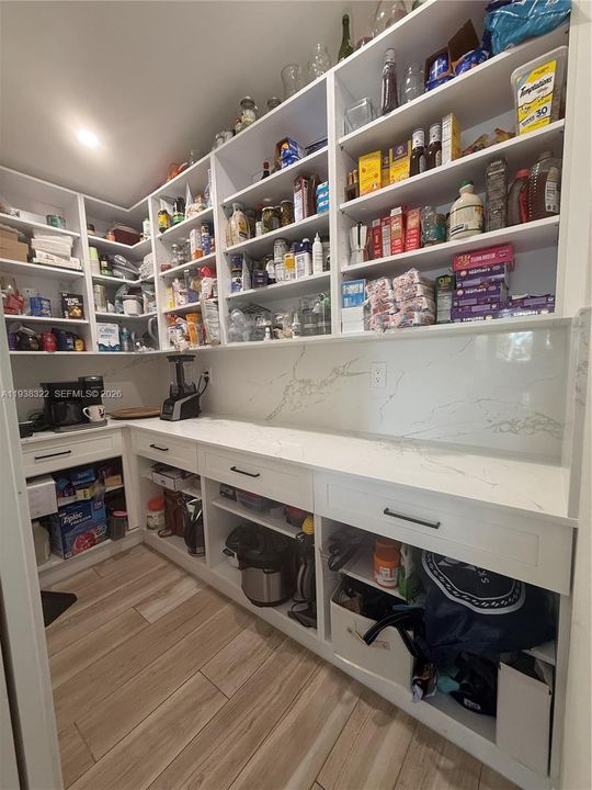 En Venta: $749,000 (3 camas, 2 baños, 1654 Pies cuadrados)