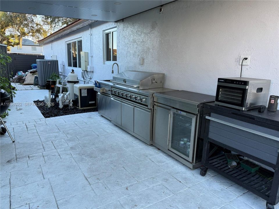 En Venta: $749,000 (3 camas, 2 baños, 1654 Pies cuadrados)