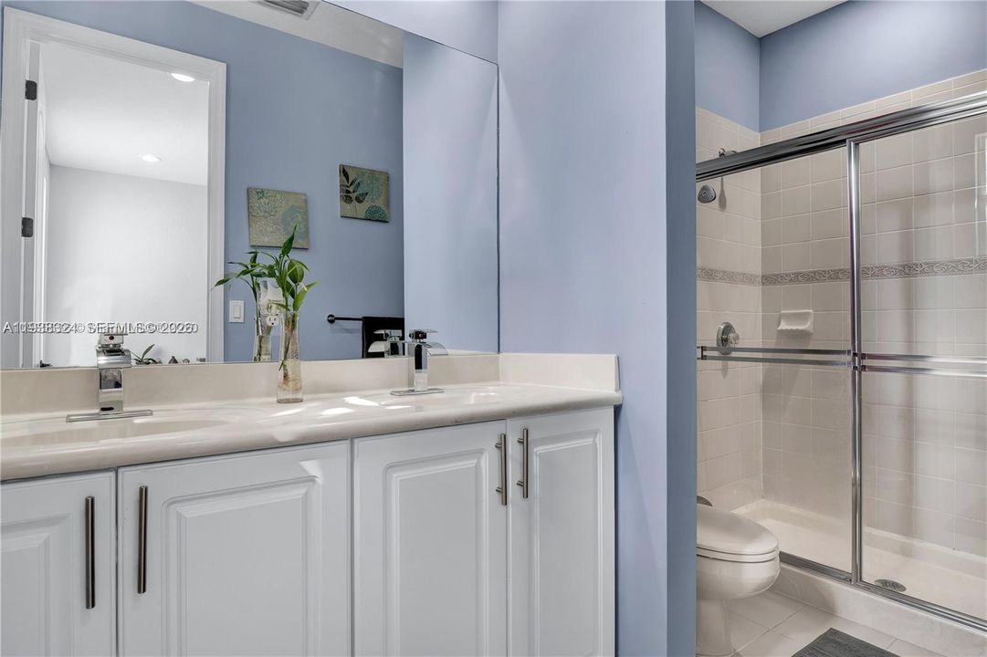 出租: $2,750 (2 贝兹, 2 浴室, 1420 平方英尺)