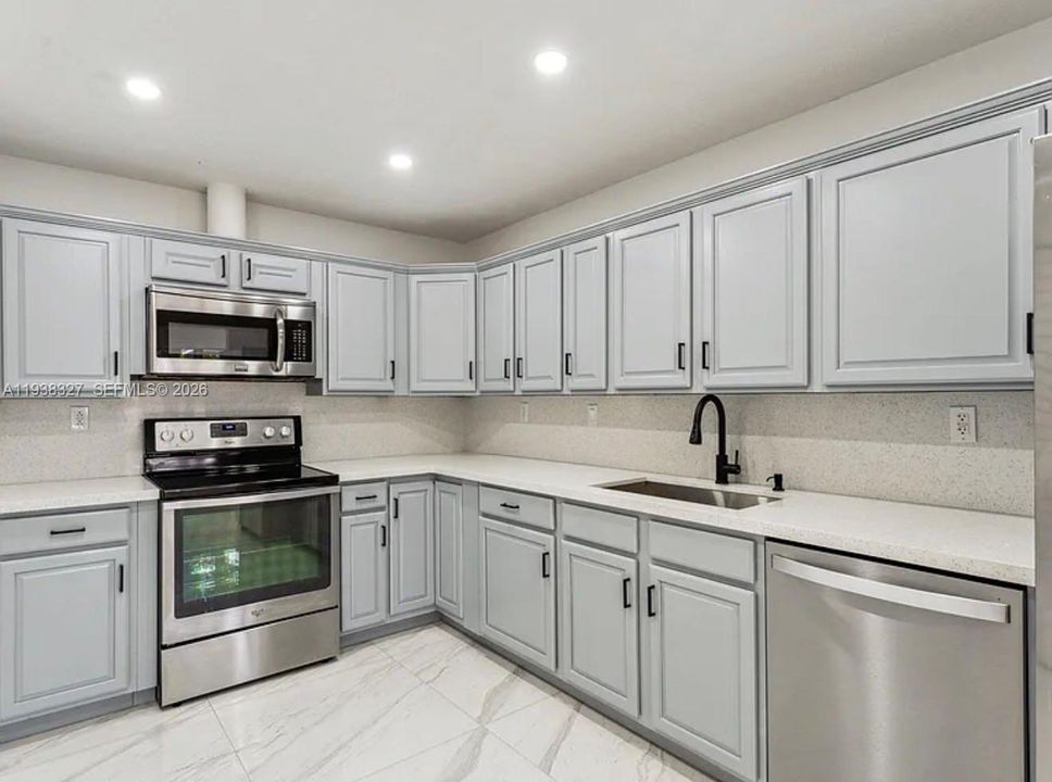 На продажу: $605,000 (3 спален, 2 ванн, 1660 Квадратных фут)