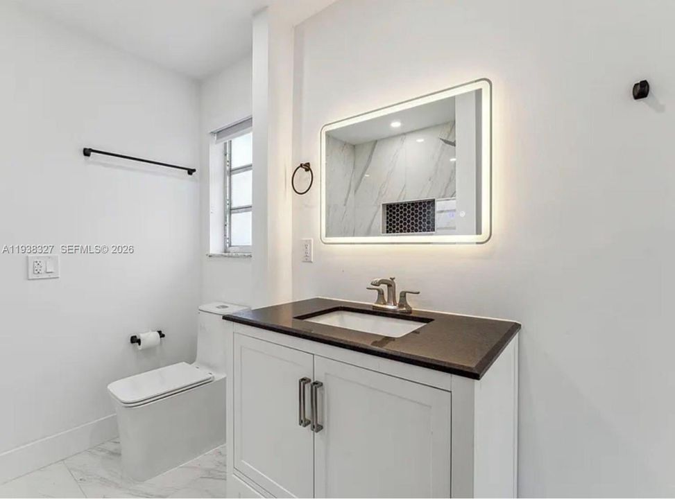 На продажу: $605,000 (3 спален, 2 ванн, 1660 Квадратных фут)