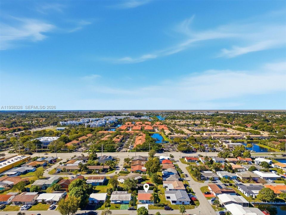 待售: $316,000 (2 贝兹, 1 浴室, 1268 平方英尺)