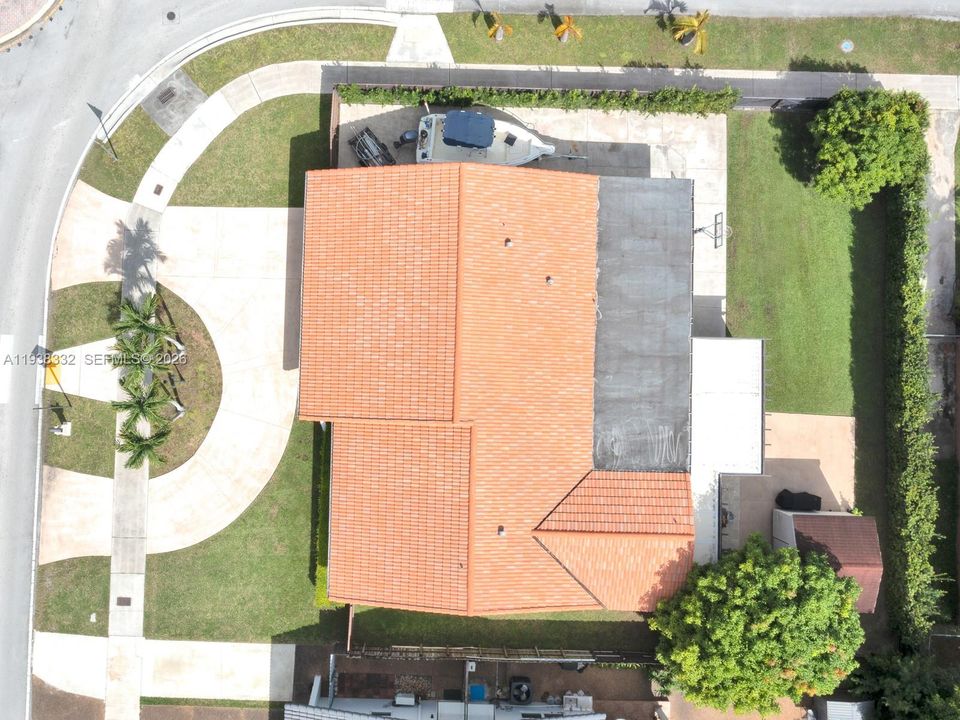 待售: $860,000 (4 贝兹, 2 浴室, 2045 平方英尺)