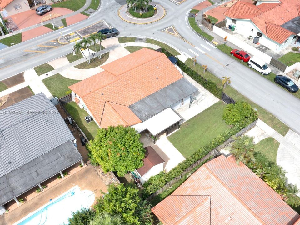 待售: $860,000 (4 贝兹, 2 浴室, 2045 平方英尺)