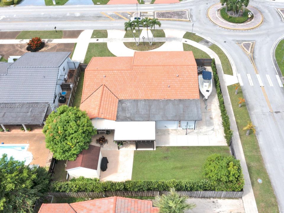 待售: $860,000 (4 贝兹, 2 浴室, 2045 平方英尺)