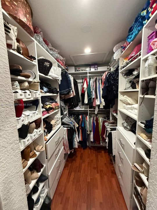 На продажу: $595,000 (4 спален, 2 ванн, 1578 Квадратных фут)