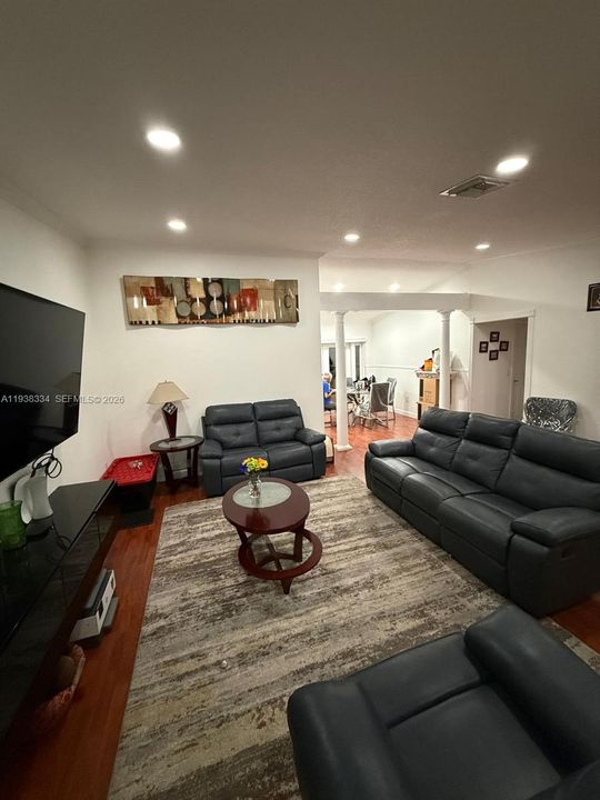 На продажу: $595,000 (4 спален, 2 ванн, 1578 Квадратных фут)