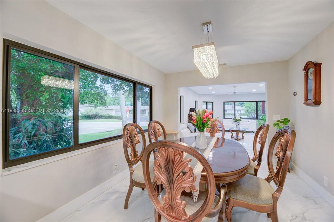 En Venta: $1,179,000 (3 camas, 3 baños, 2589 Pies cuadrados)