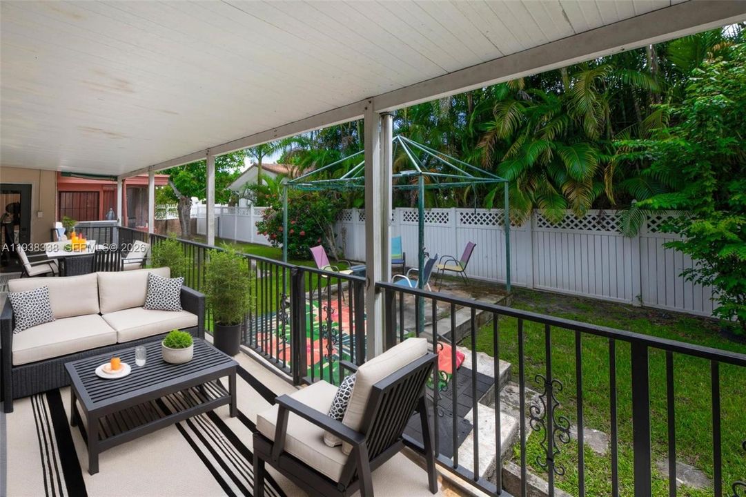 En Venta: $1,179,000 (3 camas, 3 baños, 2589 Pies cuadrados)