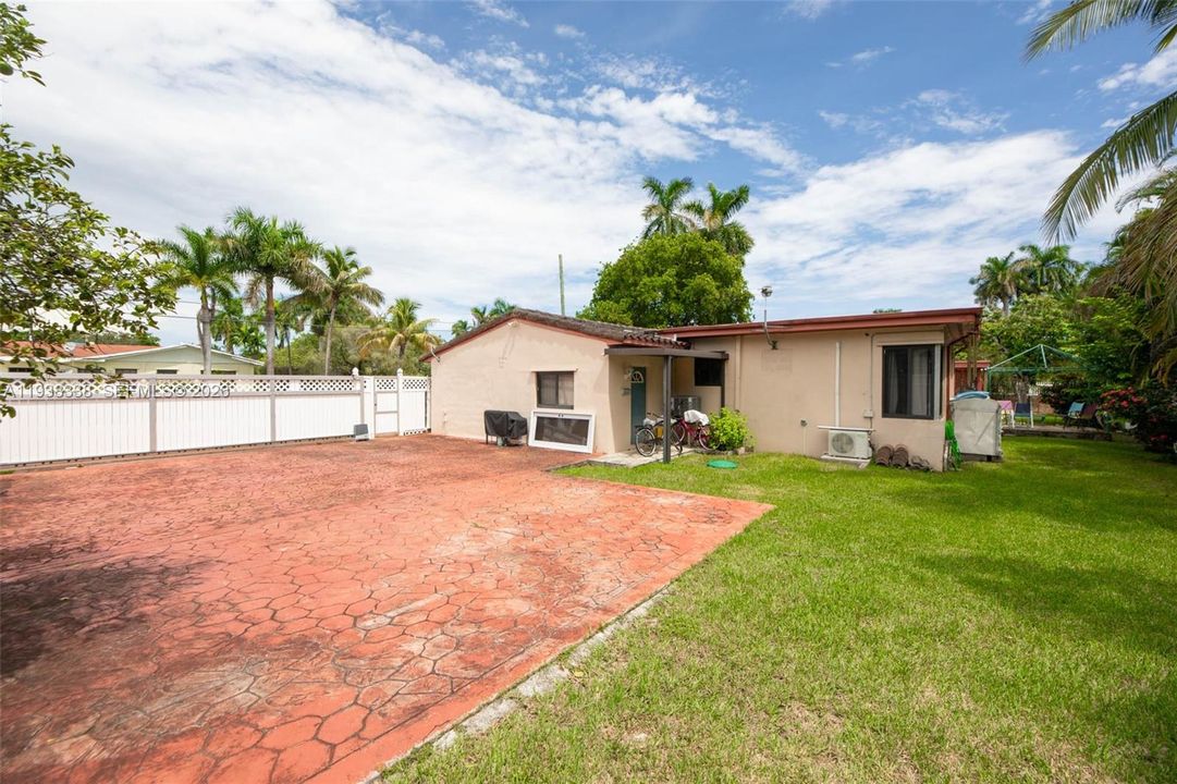 En Venta: $1,179,000 (3 camas, 3 baños, 2589 Pies cuadrados)