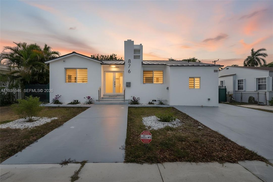 En Venta: $829,999 (3 camas, 2 baños, 1418 Pies cuadrados)