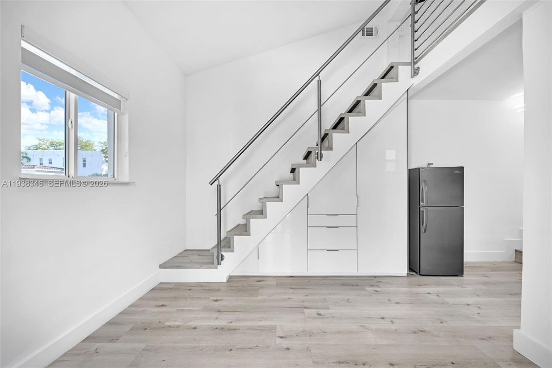 En Venta: $829,999 (3 camas, 2 baños, 1418 Pies cuadrados)