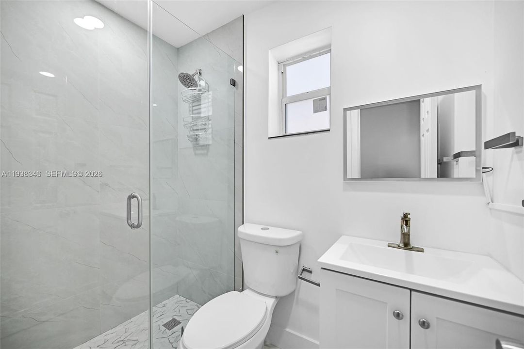 En Venta: $829,999 (3 camas, 2 baños, 1418 Pies cuadrados)