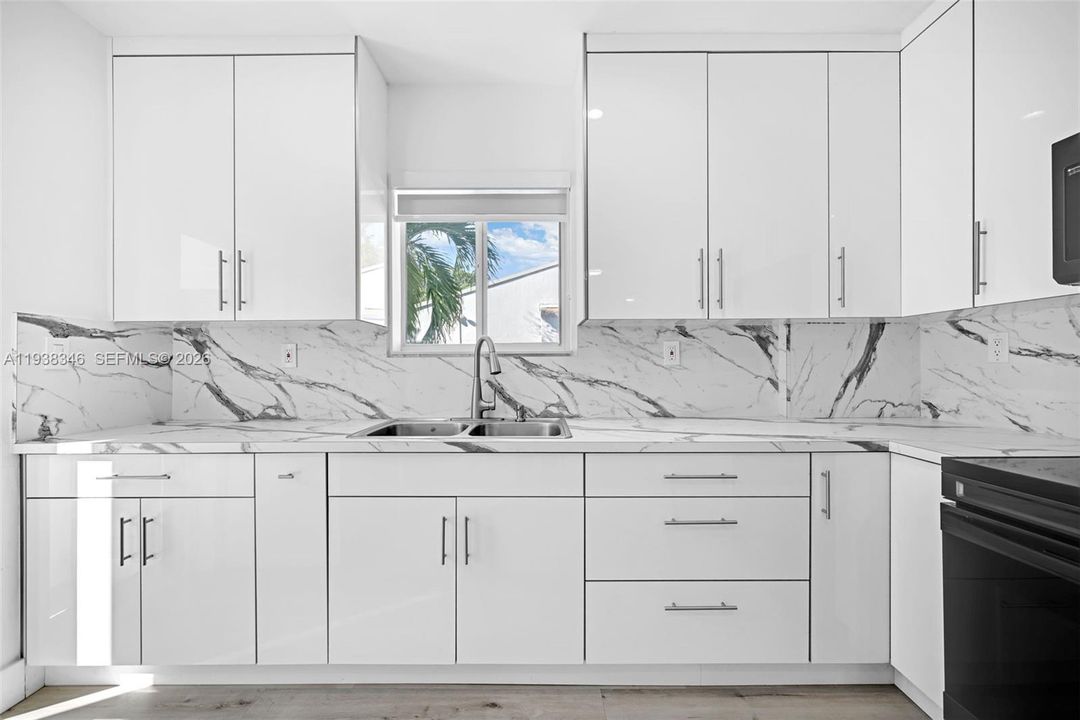 En Venta: $829,999 (3 camas, 2 baños, 1418 Pies cuadrados)