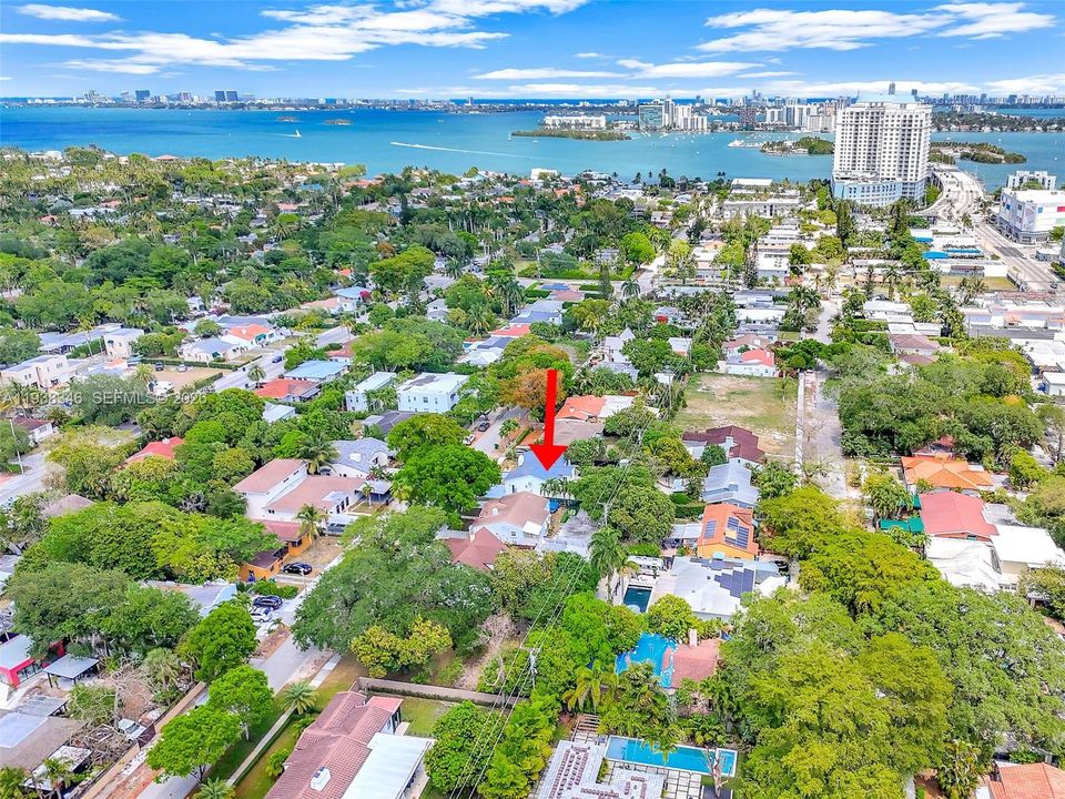 En Venta: $829,999 (3 camas, 2 baños, 1418 Pies cuadrados)