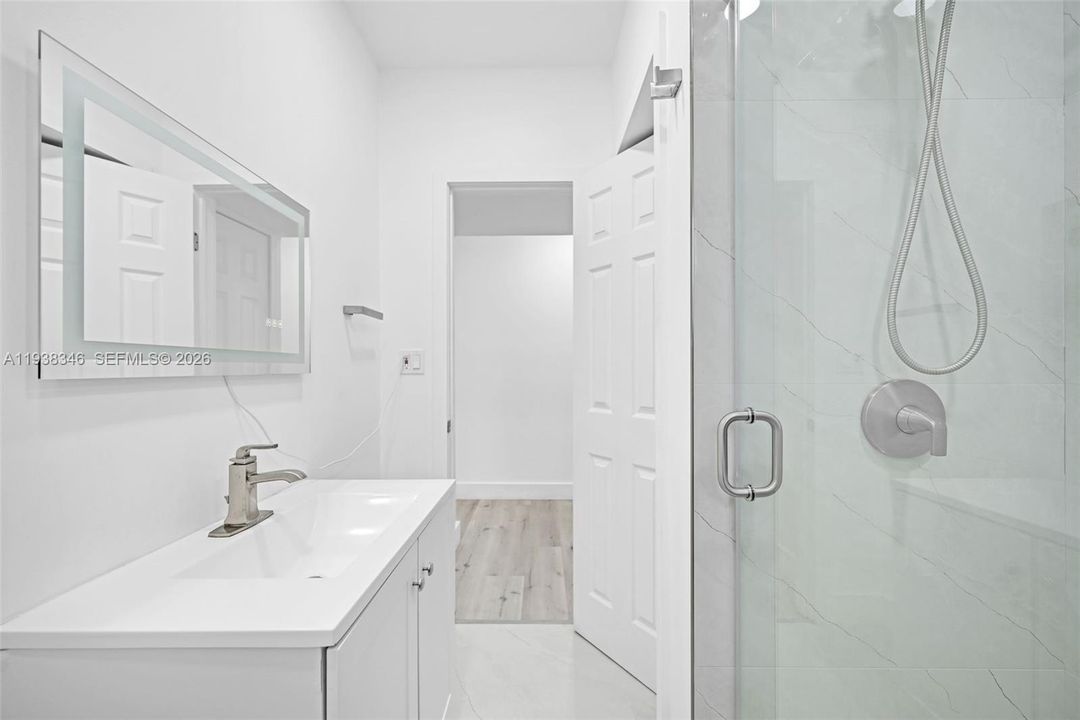 En Venta: $829,999 (3 camas, 2 baños, 1418 Pies cuadrados)