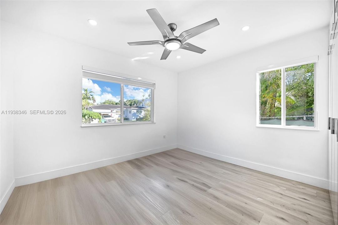 En Venta: $829,999 (3 camas, 2 baños, 1418 Pies cuadrados)