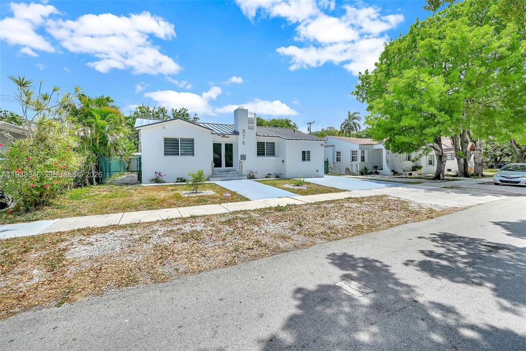 En Venta: $829,999 (3 camas, 2 baños, 1418 Pies cuadrados)